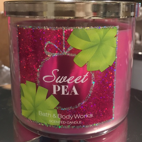 Sweet Pea Bath & BodyWorks 3-Wick Candle