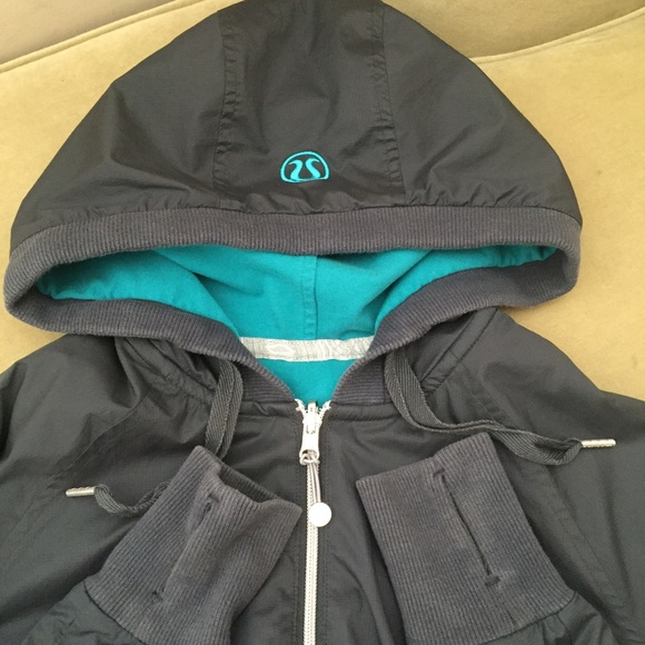 Lululemon jacket size 4 gray teal