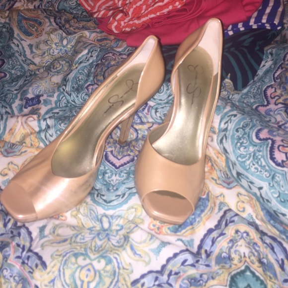 Jessica Simpson nude heel