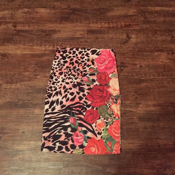 Forever 21 Dresses & Skirts - Colorful print pencil skirt