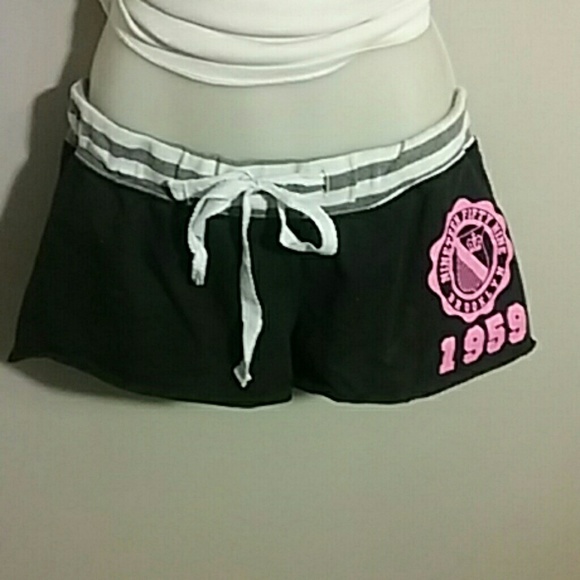 Shorts - Picture 3 of 3