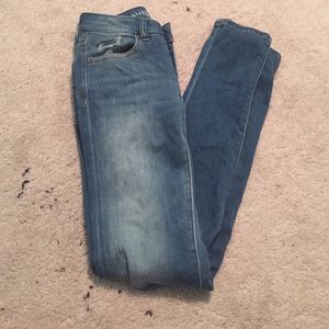 preripped medium wash american eagle jeans