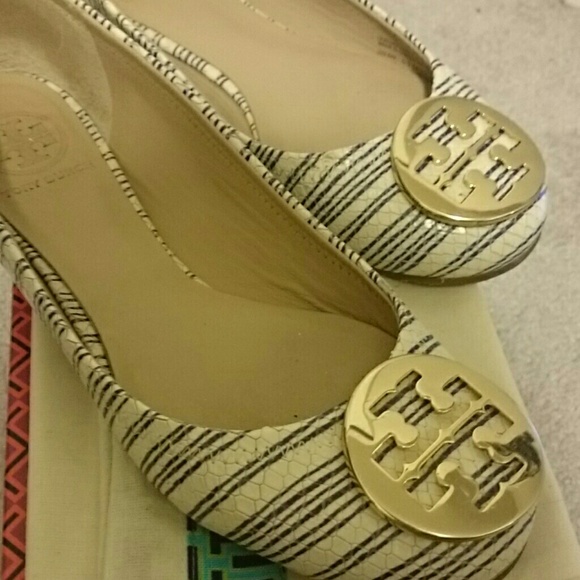 Tory Burch Reva blue stripe flat - Picture 2 of 4