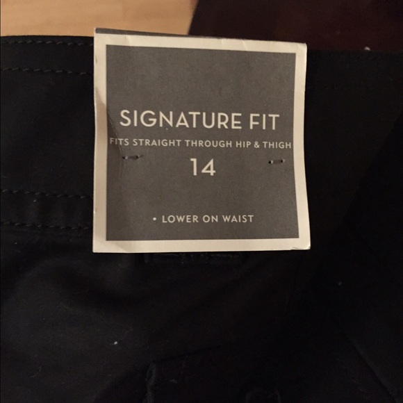 Ann Taylor Signature fit capris - Black