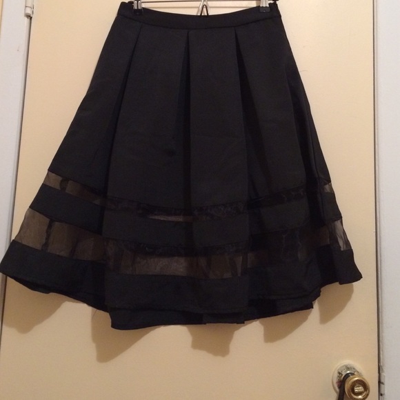 Timeless black skirt