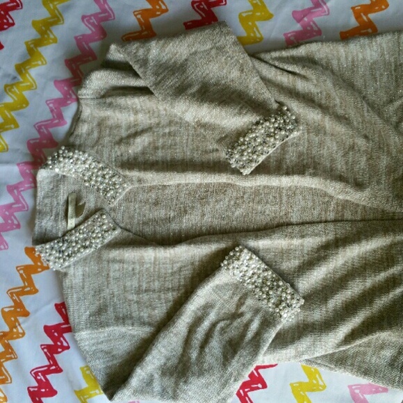 Beautiful gold and white button less cardigan