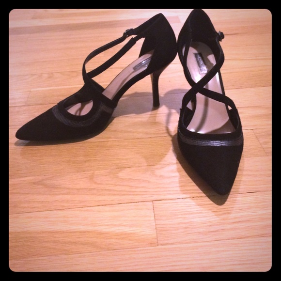 Tahari black suede pumps - perfect condition
