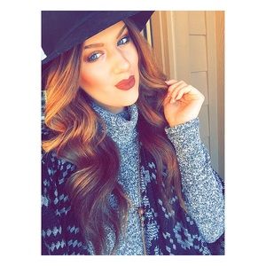 Meet your Posher, Mollee