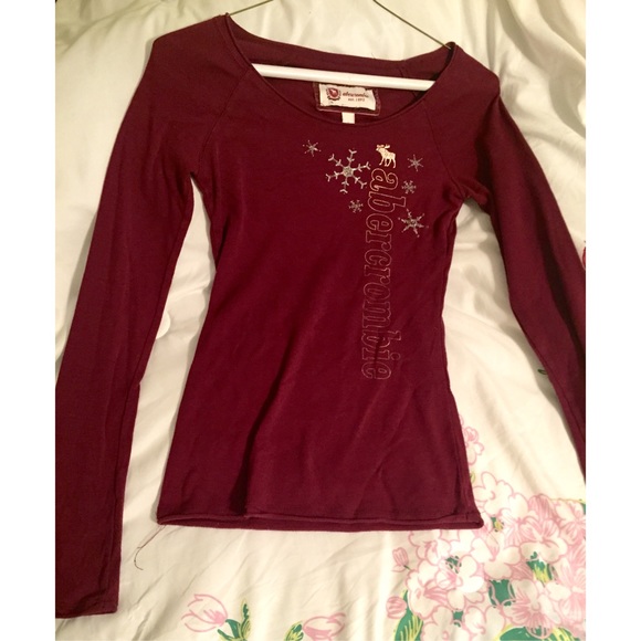 Burgandy Abercrombie and Finch top