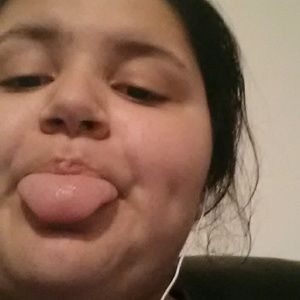 Meet your Posher, Isabel