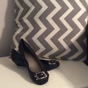 Jessica Simpson Black Flats with buckle size 9