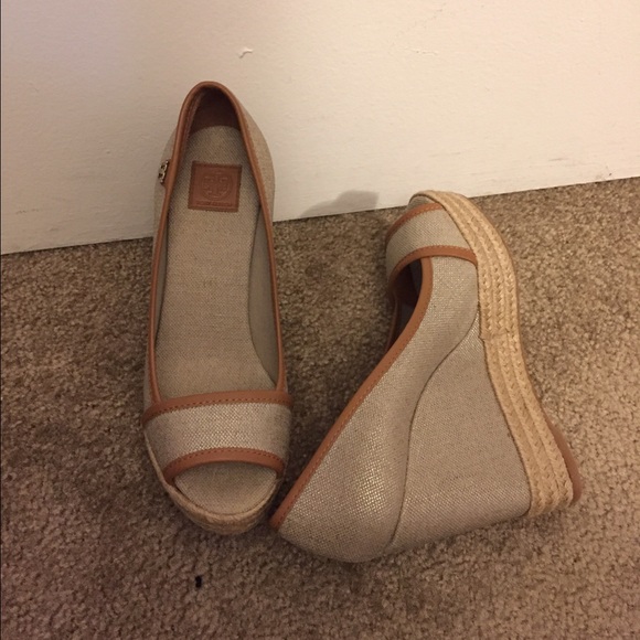 SOLD!!! Tory Burch Majorca Wedge, Tan, 7.5 - Picture 2 of 4