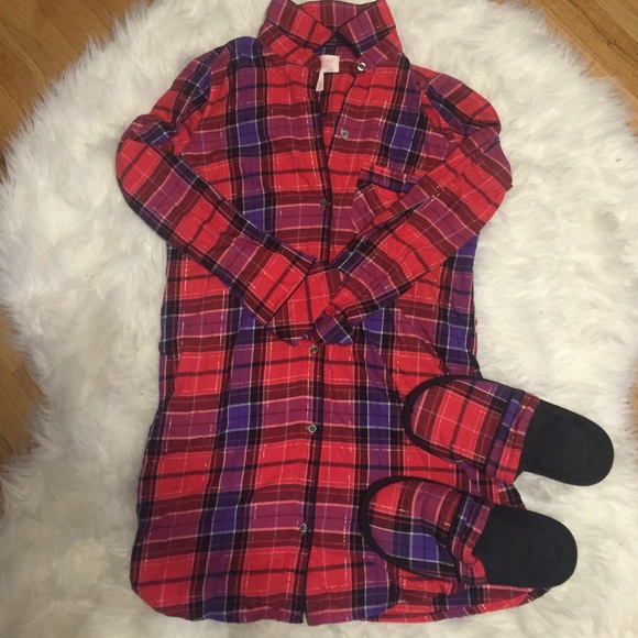 XS Victoria secret nightgown and slippers - Picture 1 of 3