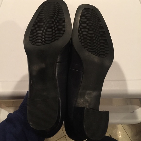 Women's Black heels - Picture 4 of 4