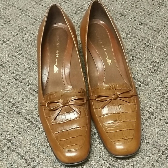 Easy Spirit brown leather shoes