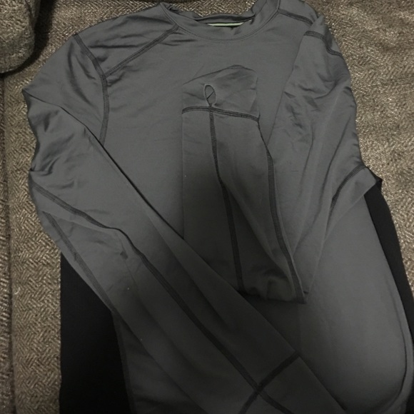 Great condition tek gear work out layering tee