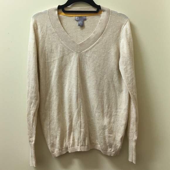 Tan sweater - Picture 1 of 1