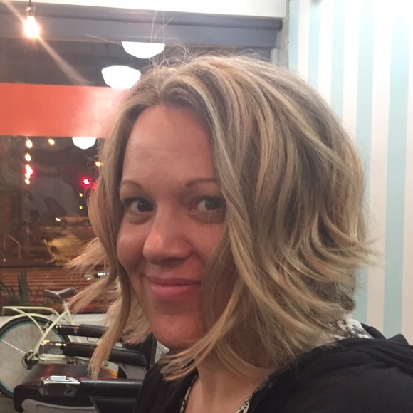 Meet your Posher, Melissa - Picture 1 of 1