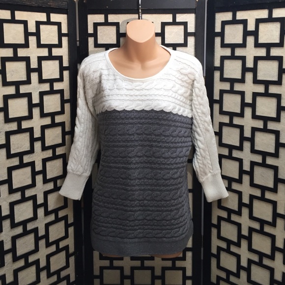 Banana Republic Sweaters - Banana Republic grey and ivory sweater