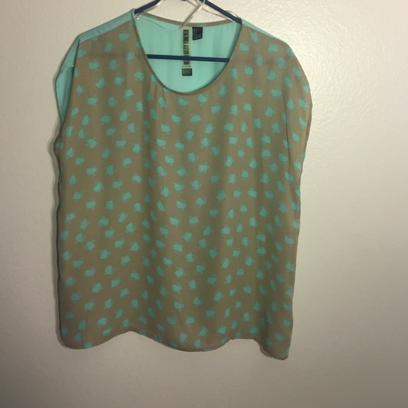 Hello kitty X Forever 21 boxy top