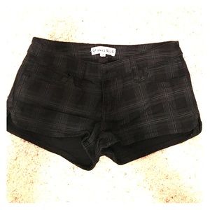 Size 3 Full Tilt short shorts.