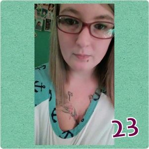 Meet your Posher, Danielle