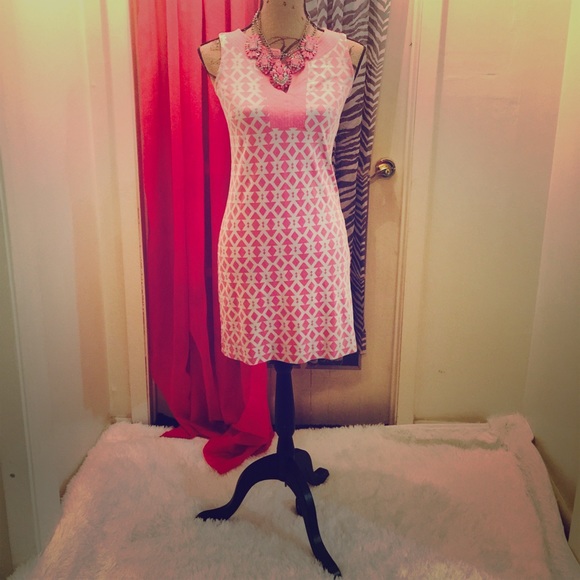 Mini pink with white dress😍 New York company