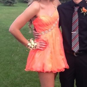 Sale ‼️ coral short prom dress