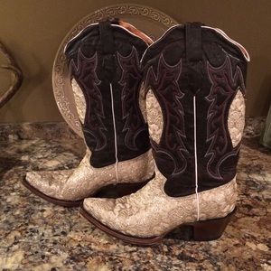 Yadira boots