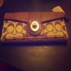 Brand new never been used authentic Coach wallet