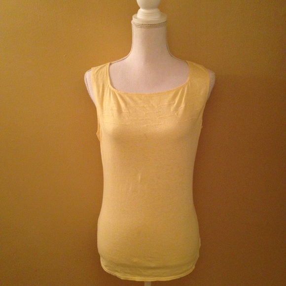MaxStudio Yellow Top