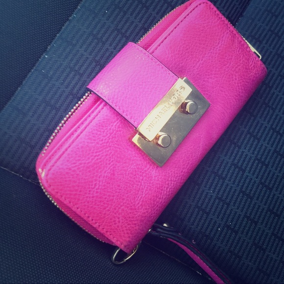 🎀Pink MK wallet 🎀 - Picture 1 of 1