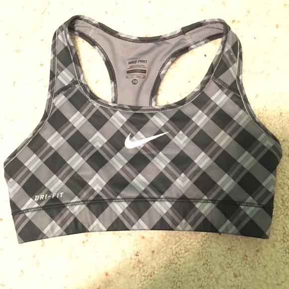 Nike pro sports bra