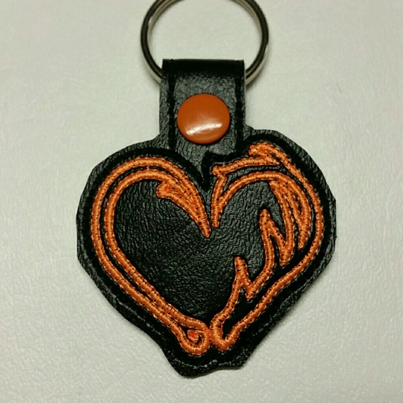 Antler hook love keychain - Picture 2 of 2