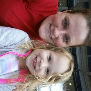 Meet your Posher, Lora