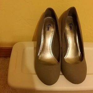 Basic Gray Pumps