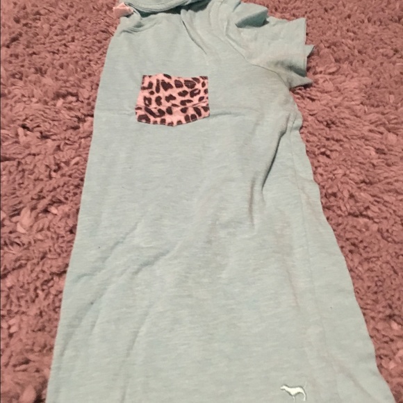 Vs pink blue top