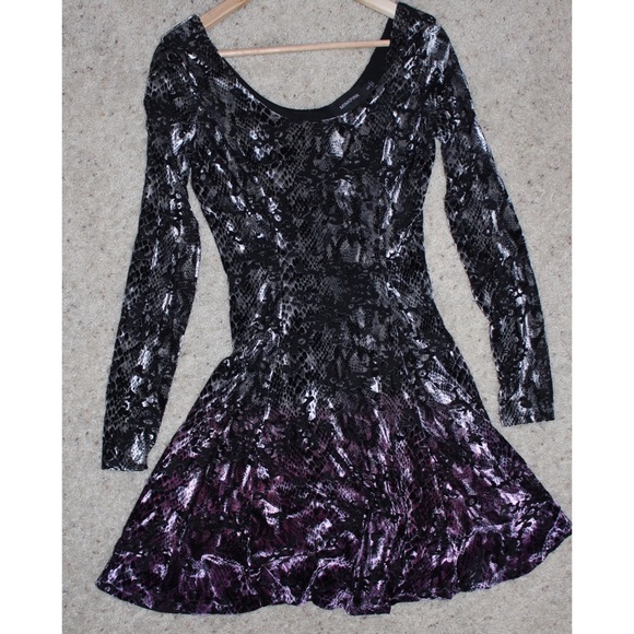 ❌SOLD❌Mink pink velvet burn out skater dress asos - Picture 2 of 3