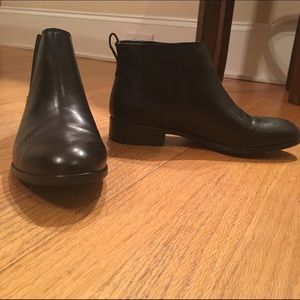 Black short cut boots