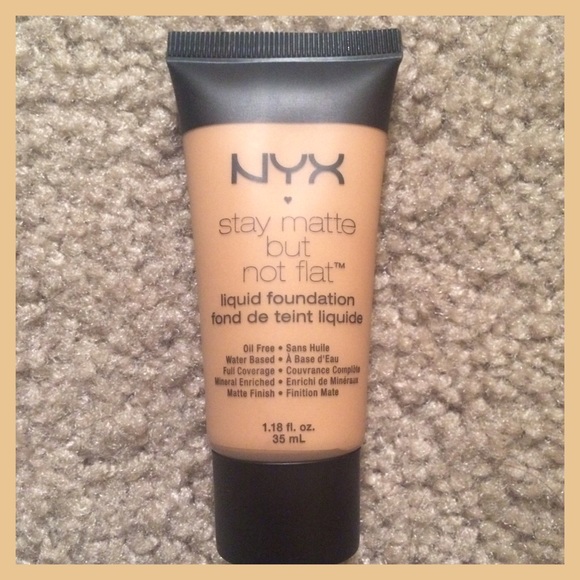 ☺️☺️ NYX FULL COVERAGE MATTE FOUNDATION