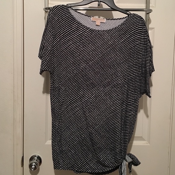 Michael Kors top navy/white strip.