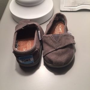 Infant shoes size NB to 4