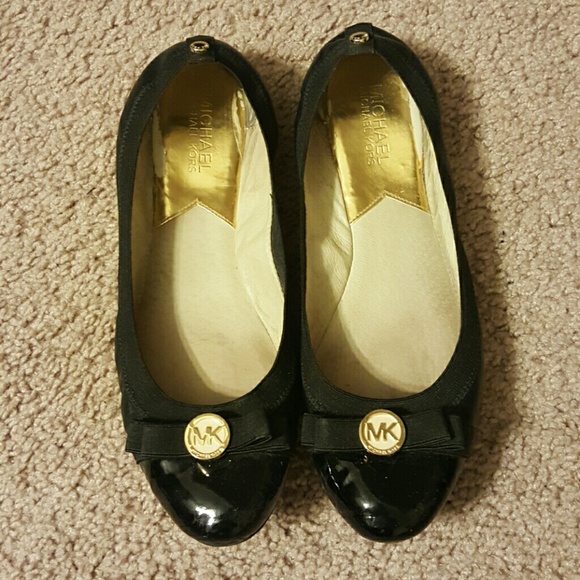 Michael Kors black flats