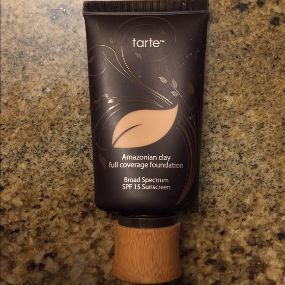 Tarte Amazonian clay foundation