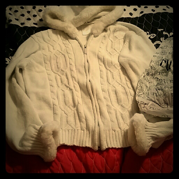 Super cute white short jacket From Rue. USED