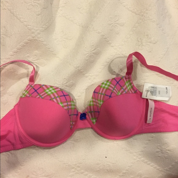 Sophie B. Bra