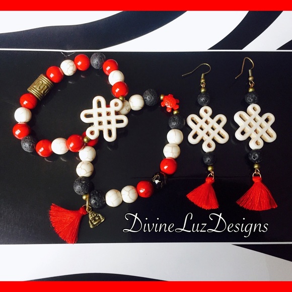 Beautiful Asian inspired eternal Knot & Buddha set