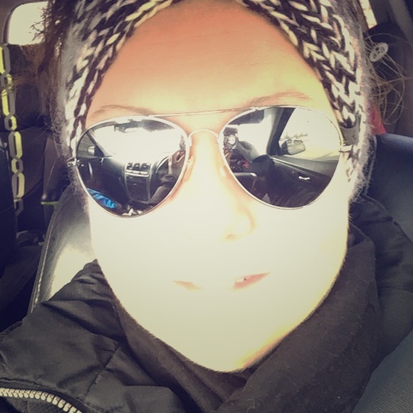 Meet your Posher, Laura