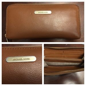 Michael Kors Zip Around Continental Wallet