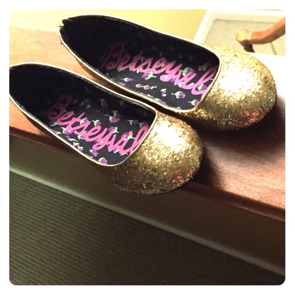 Size 9 Sparkly Gold Betseyville Flats